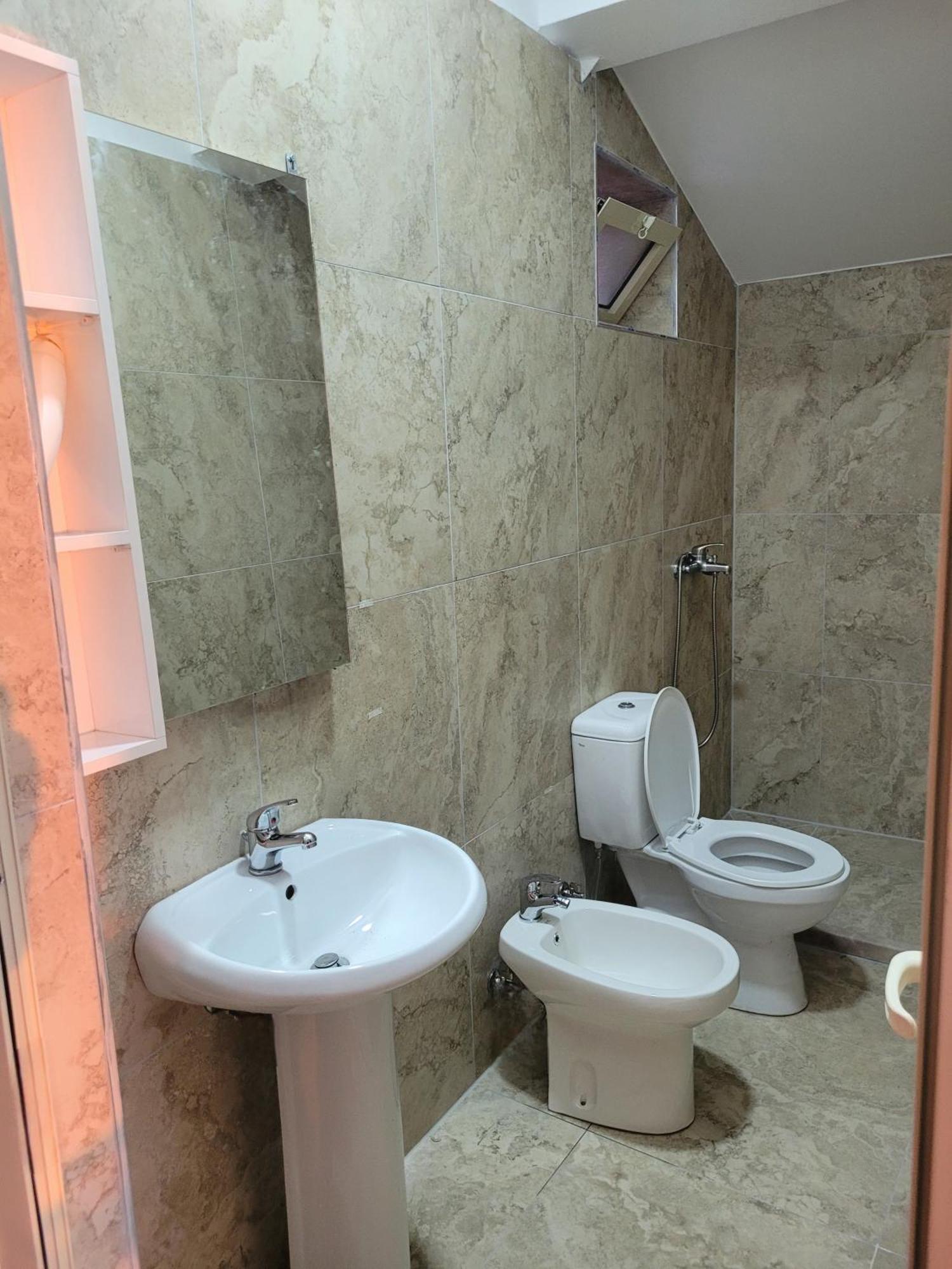 Vila Ama Kruje Bed & Breakfast Room photo